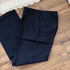 Men’s 100% lightweight navy wool dress slacks pleated front cuffed new